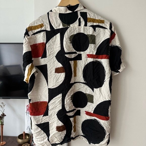 Men's Geometric Print Short Sleeve button down Shirt - Picture 3 of 4